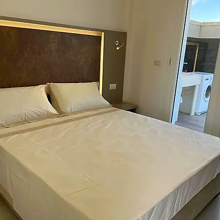 Elite Luxury Aparthotel 4*